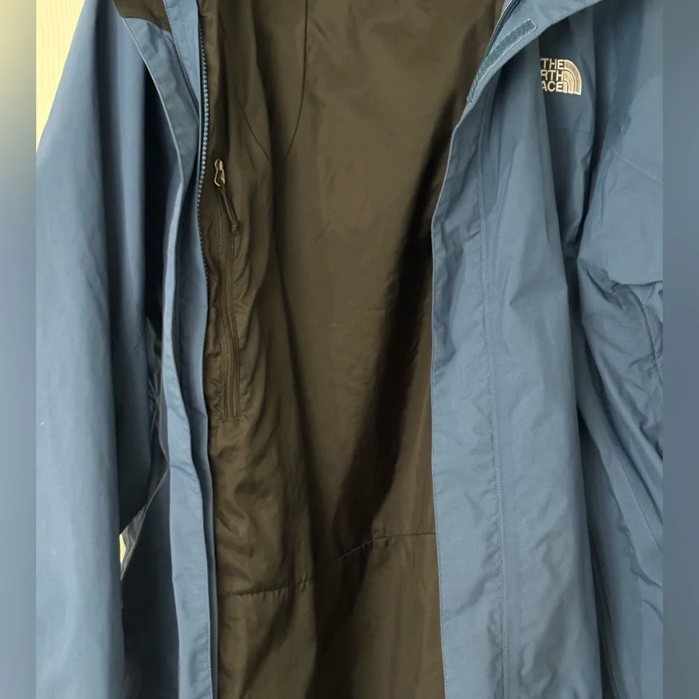The North Face Men's Classic Blue HyVent Raincoat